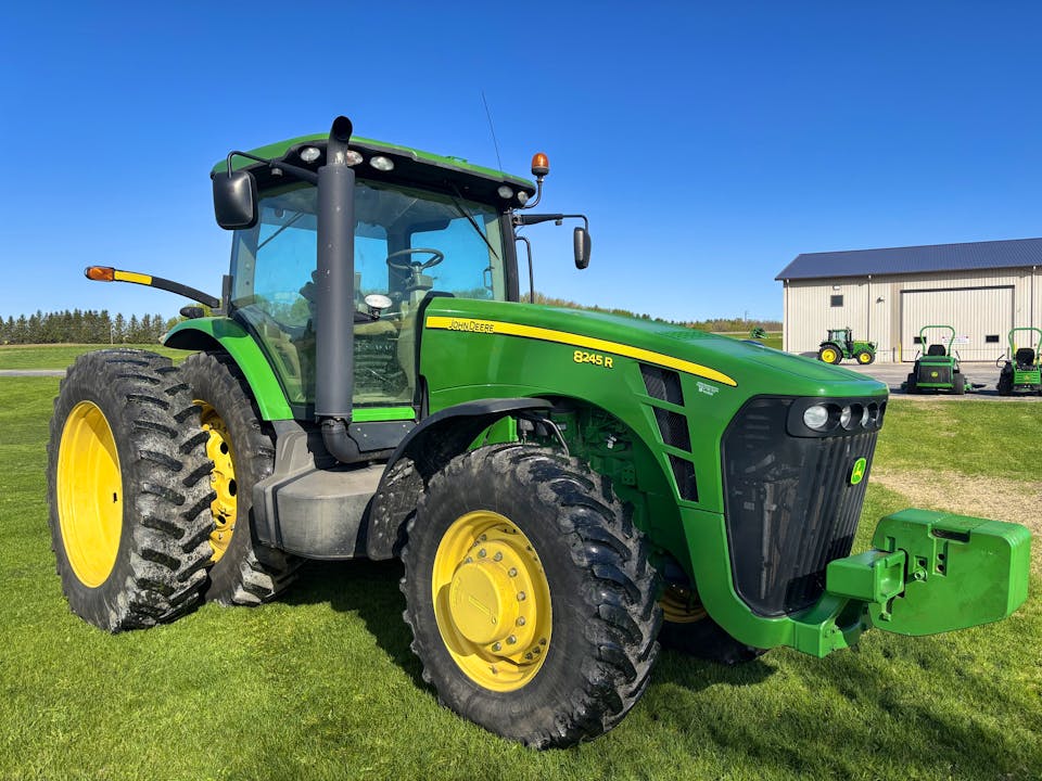 John Deere 8245R