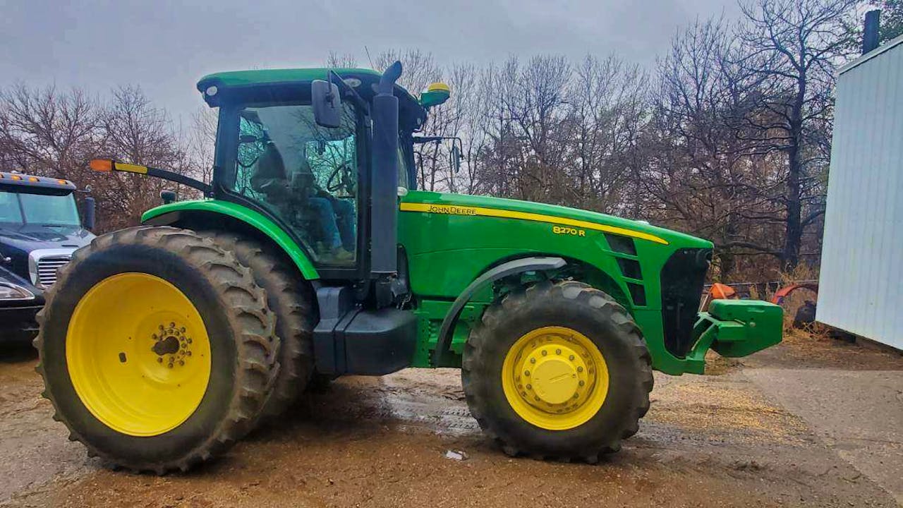 John Deere 8270R