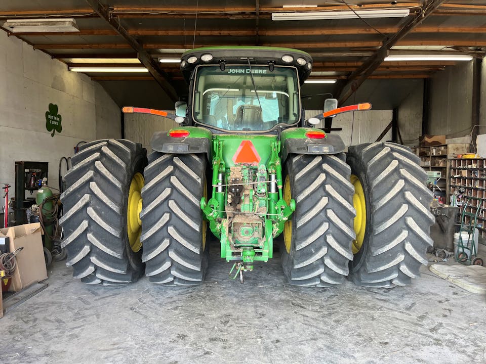 John Deere 8320R
