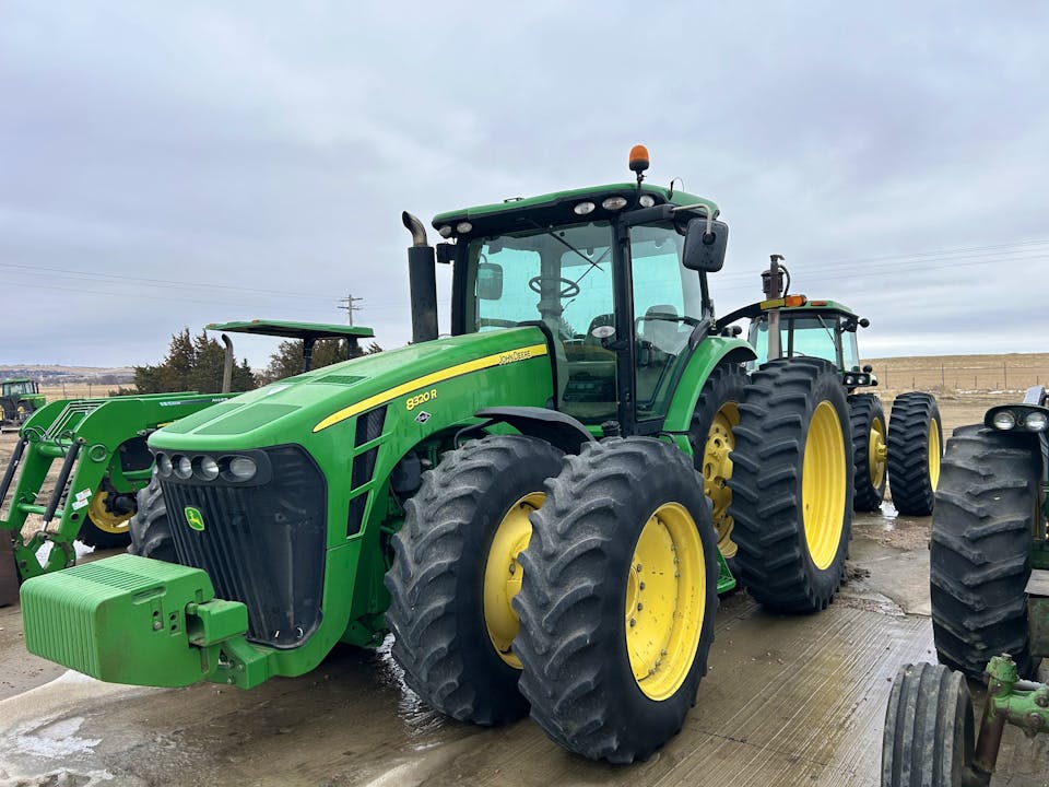 John Deere 8320R