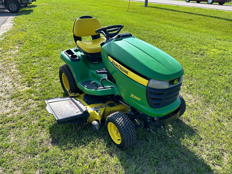 John Deere X320