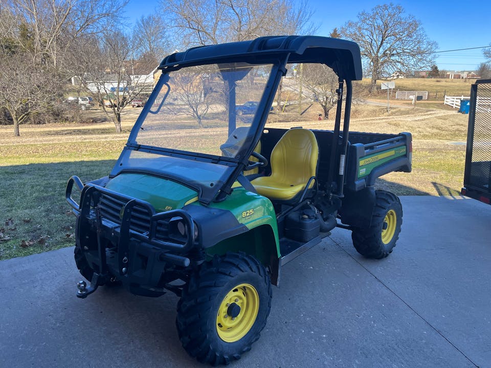 John Deere XUV825I GREEN