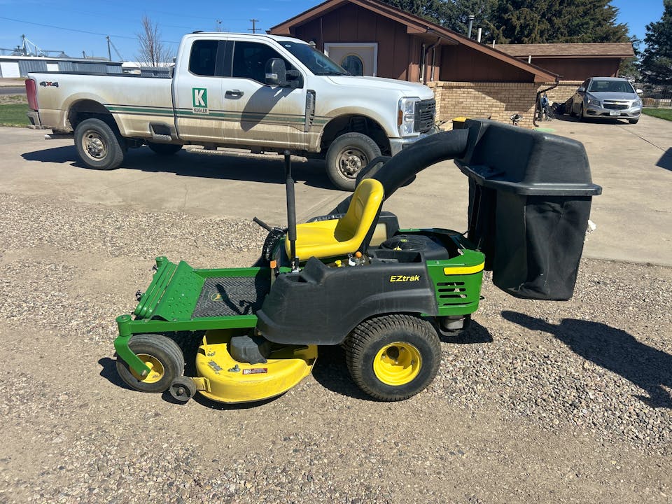 John Deere Z225