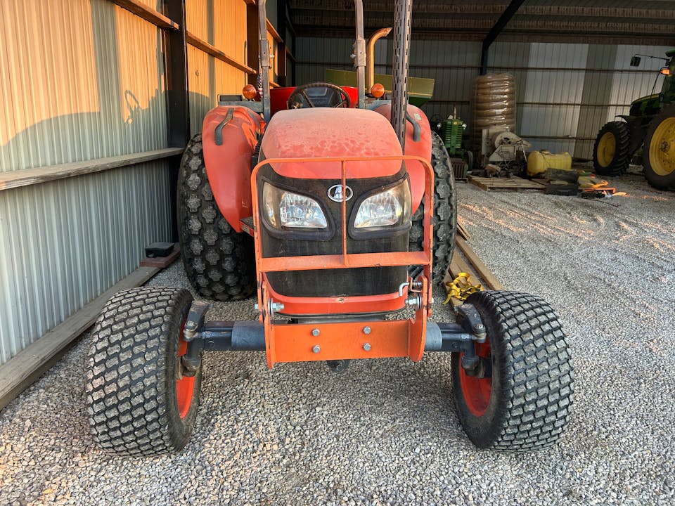 Kubota M7040