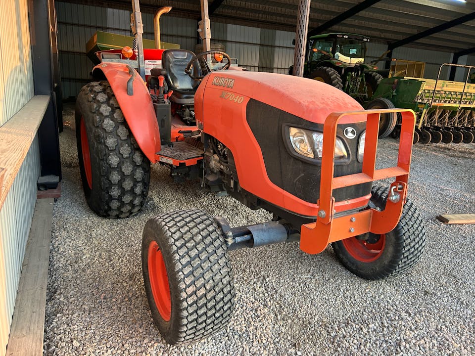 Kubota M7040