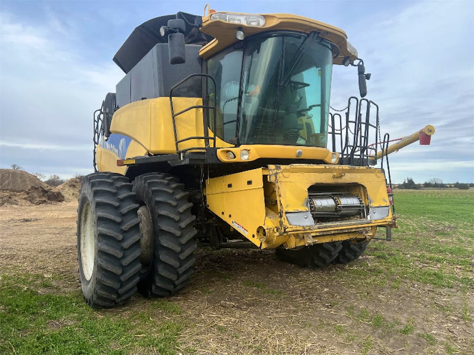 NEW HOLLAND CR9060