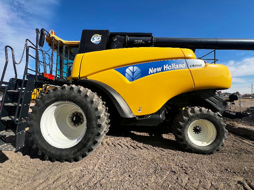 NEW HOLLAND CR9060