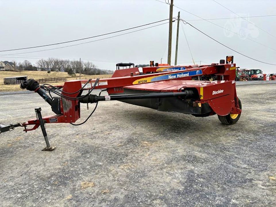 New Holland H7230