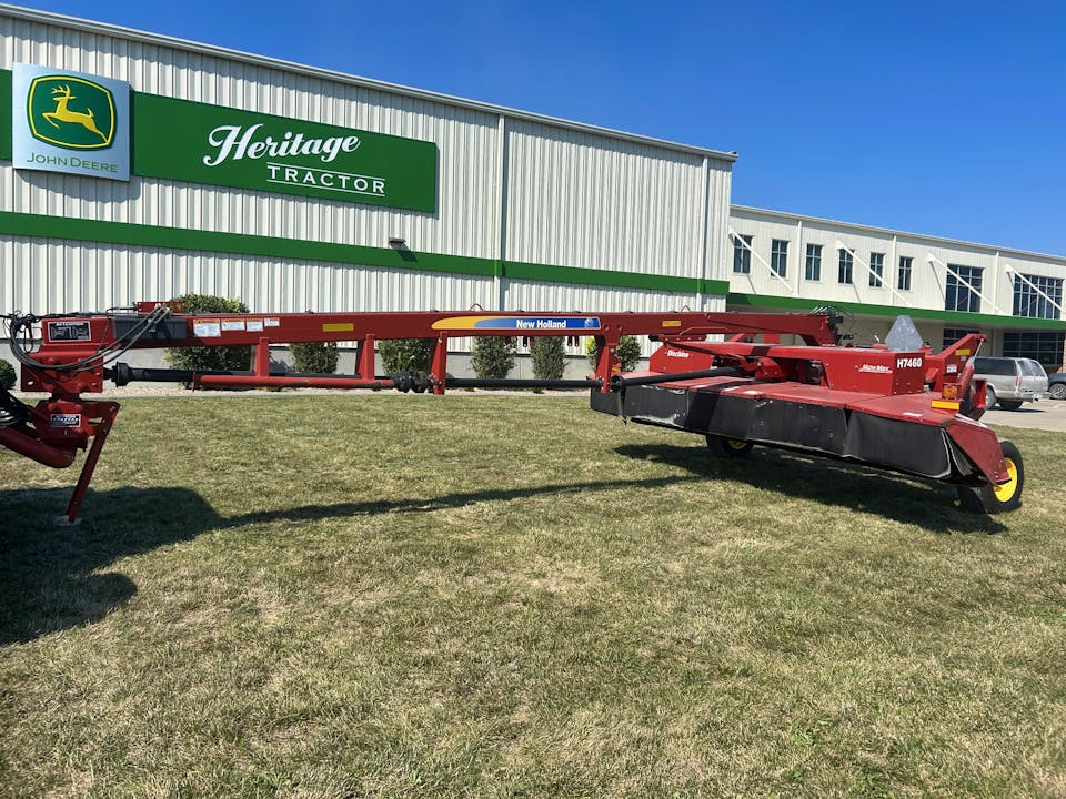 New Holland H7460