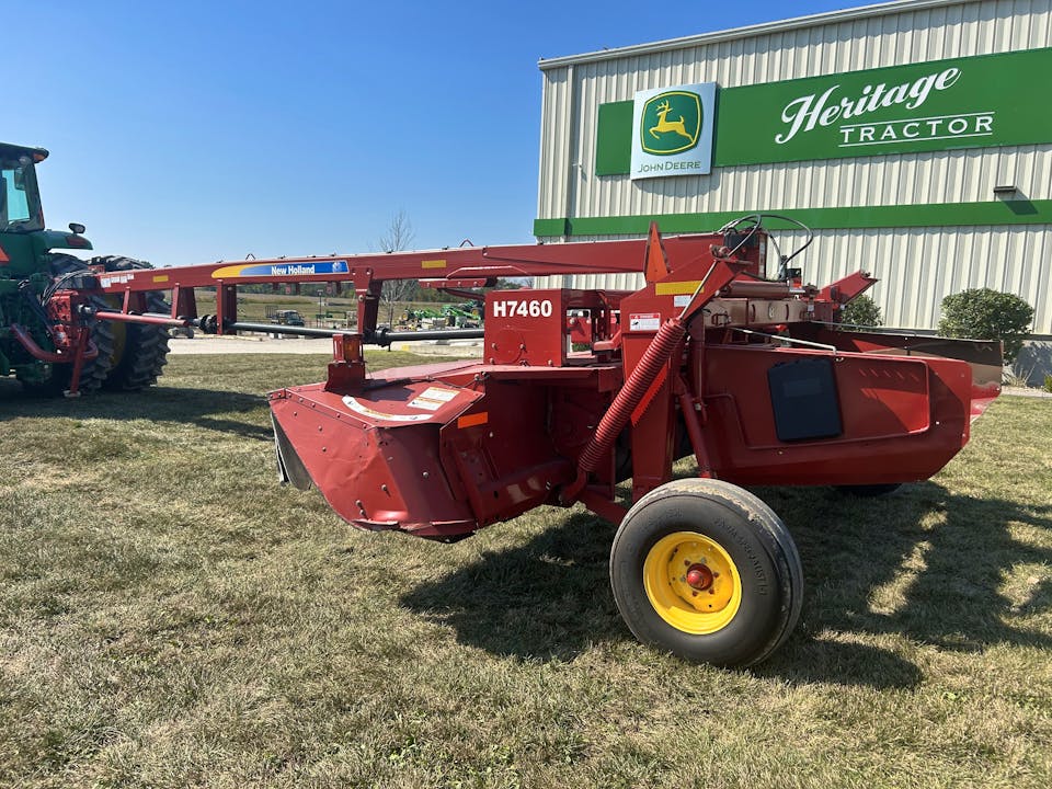 New Holland H7460