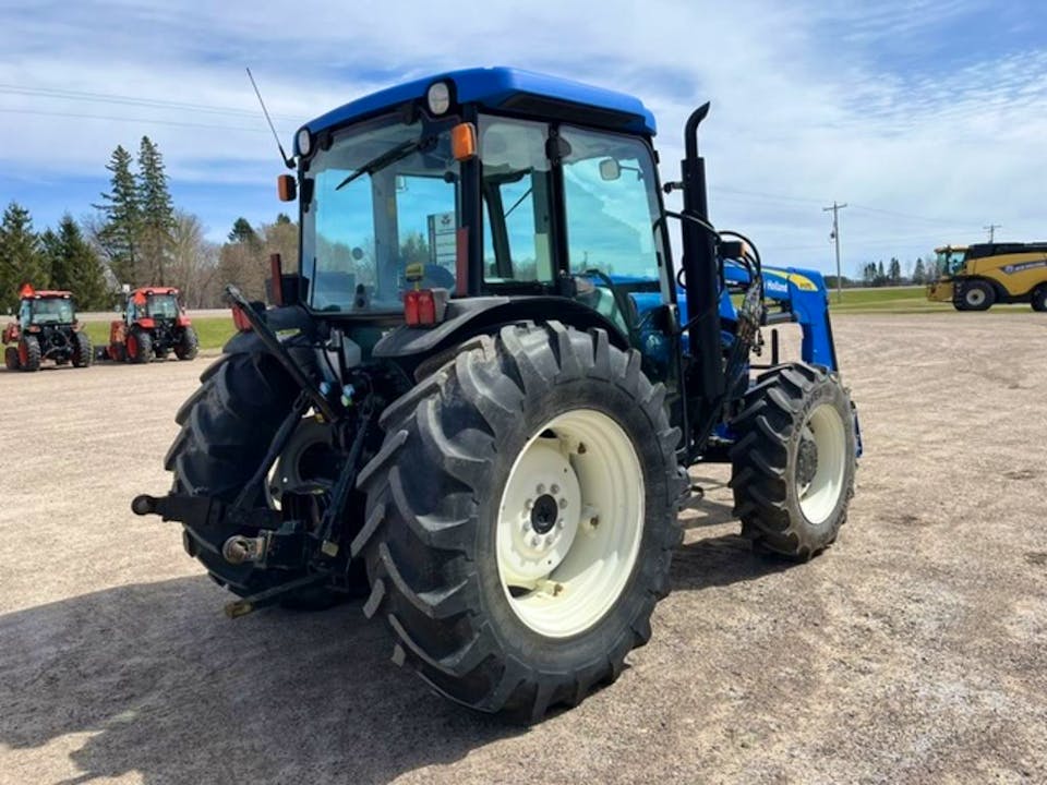 New Holland T4030