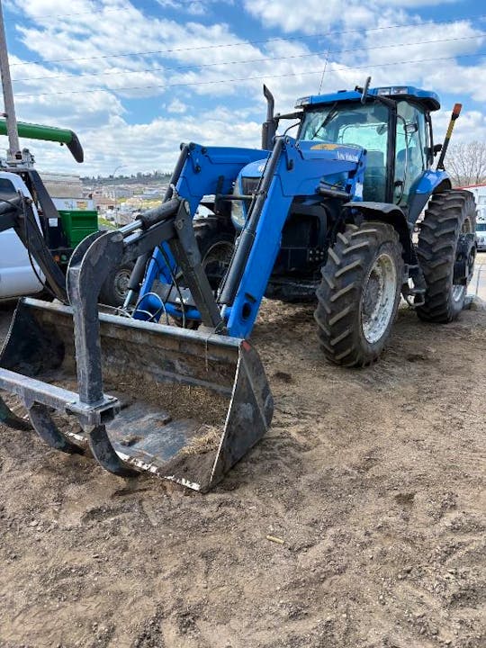 New Holland T7050