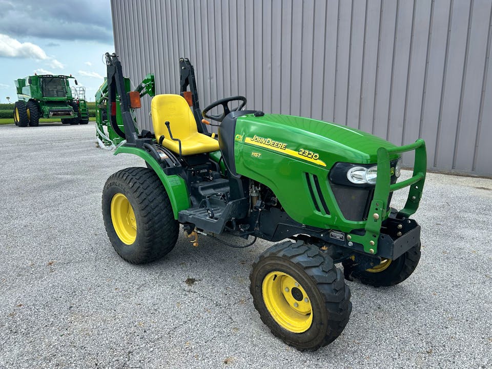 John Deere 2320