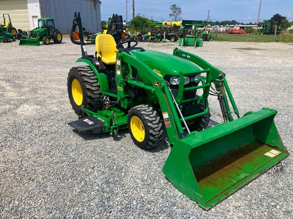 John Deere 2520