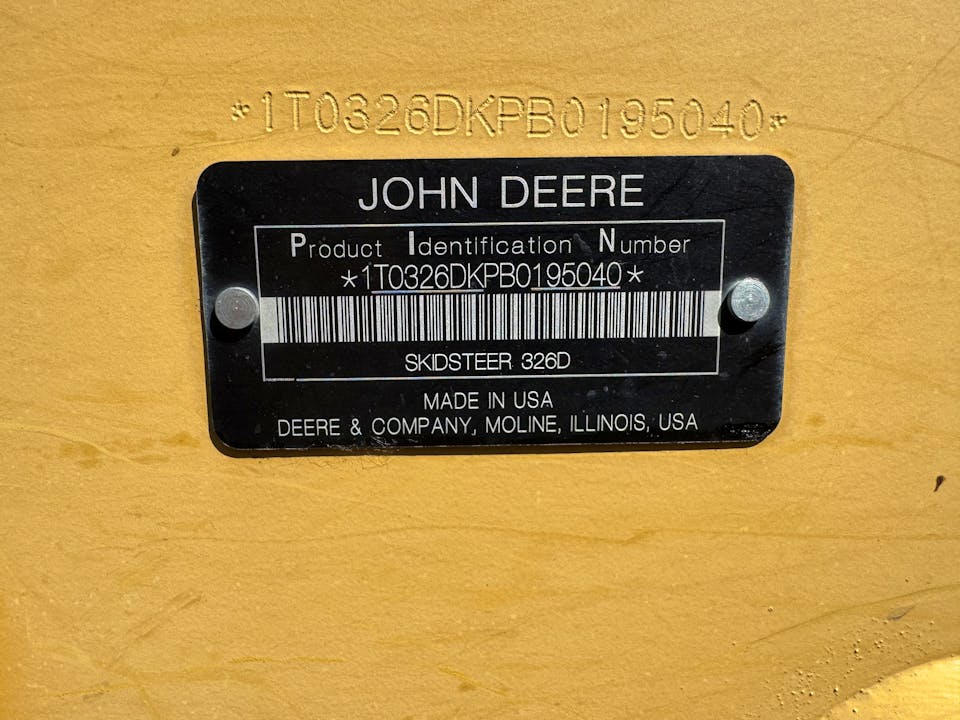 John Deere 326D