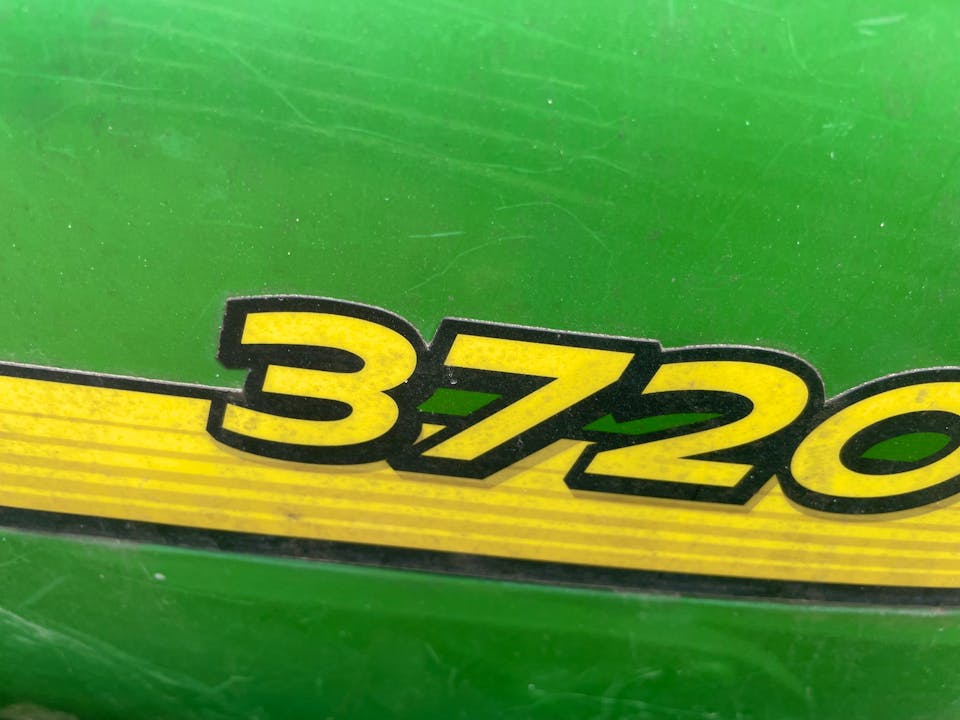 John Deere 3720