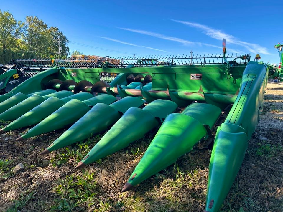 John Deere 608C