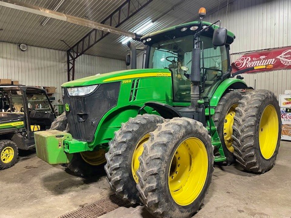 John Deere 7215R