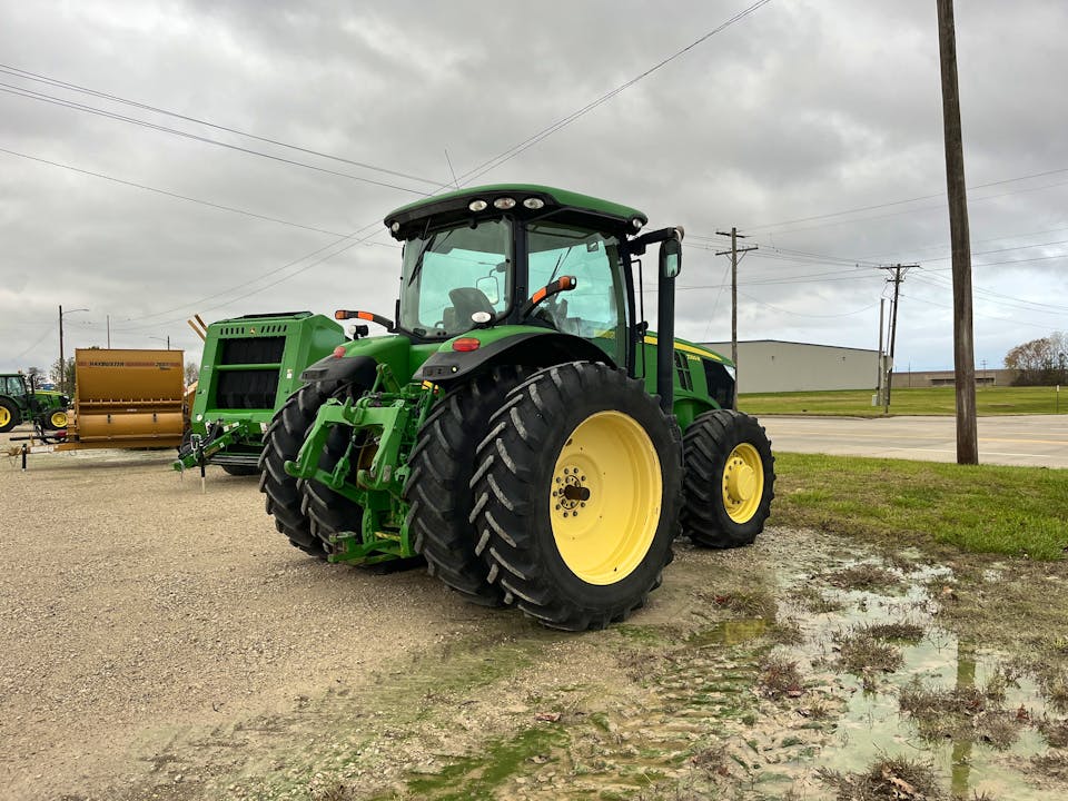 John Deere 7230R