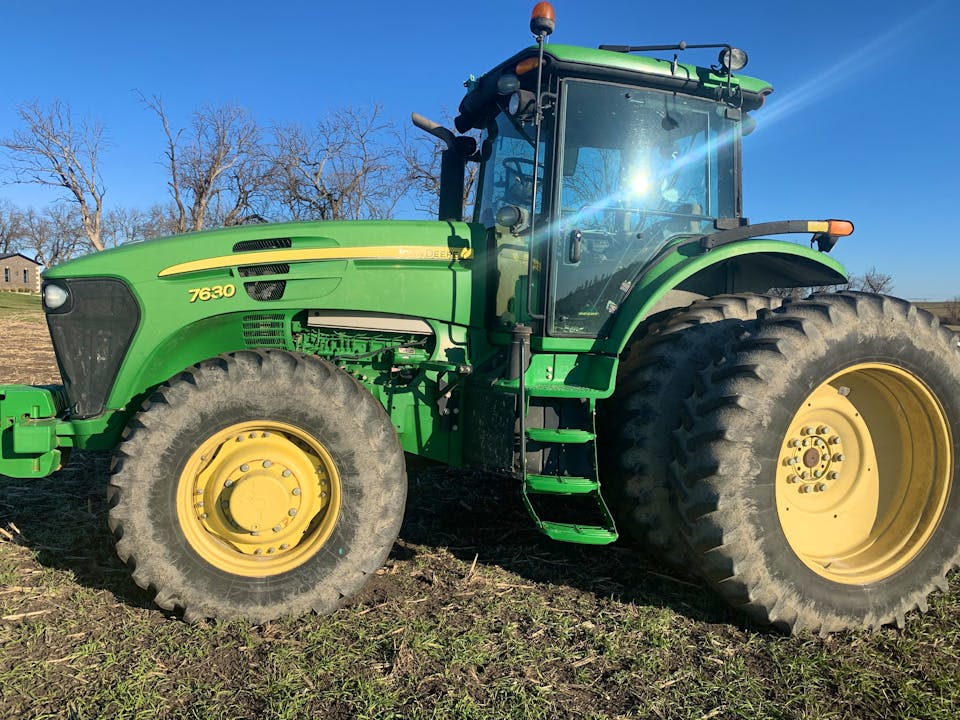 John Deere 7630