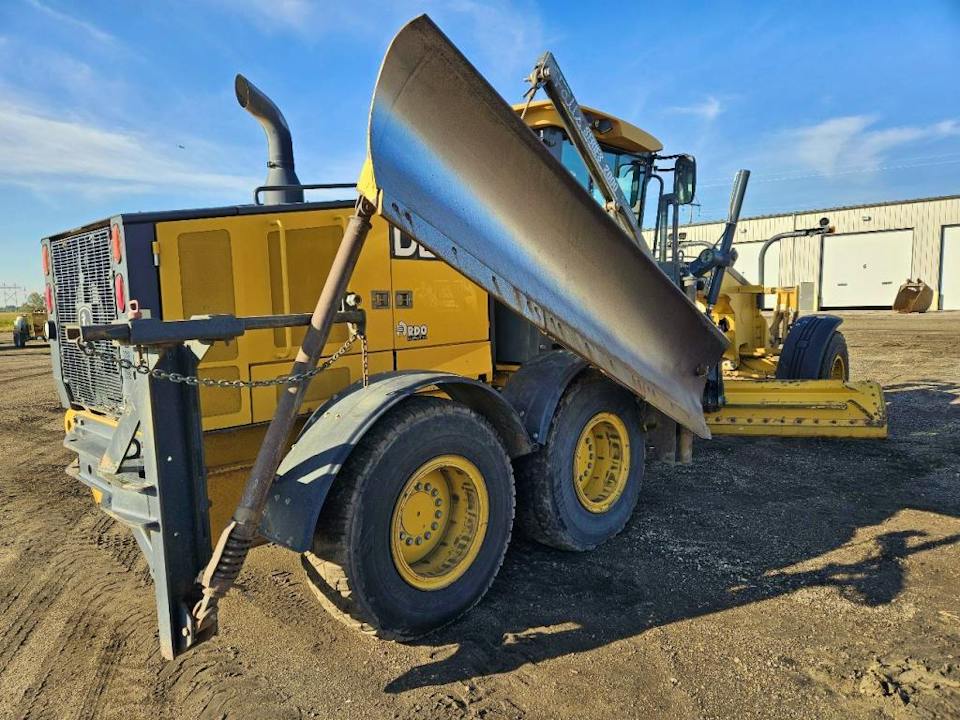 John Deere 770G
