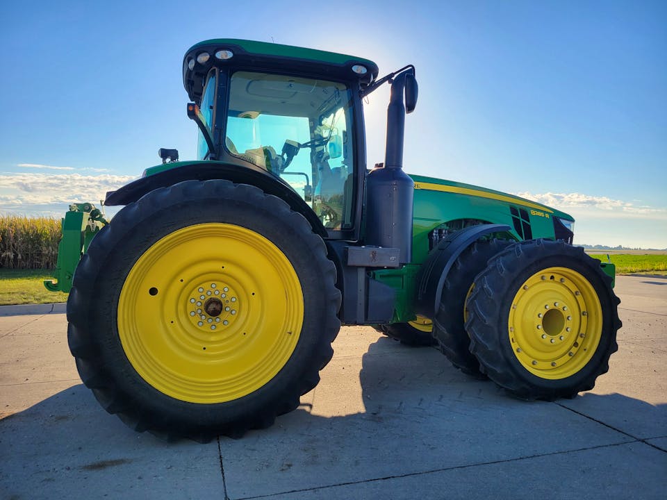 John Deere 8285R