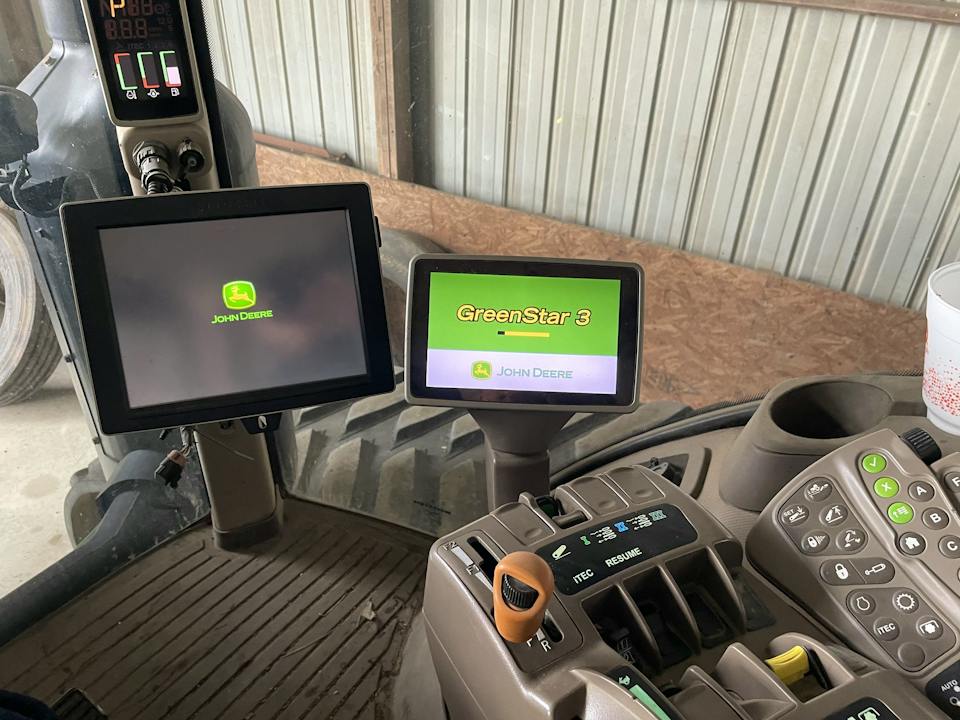 John Deere 8335RT