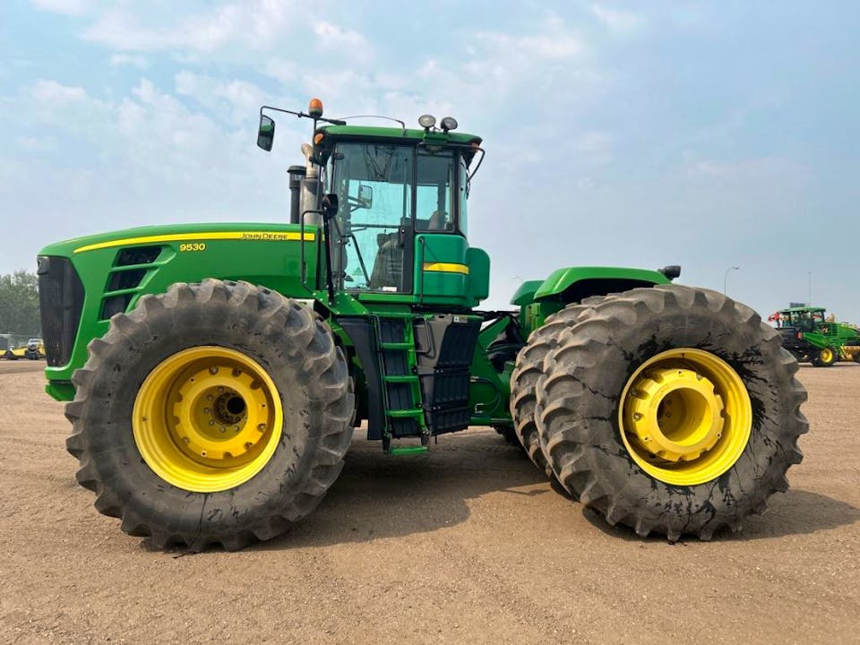 John Deere 9530