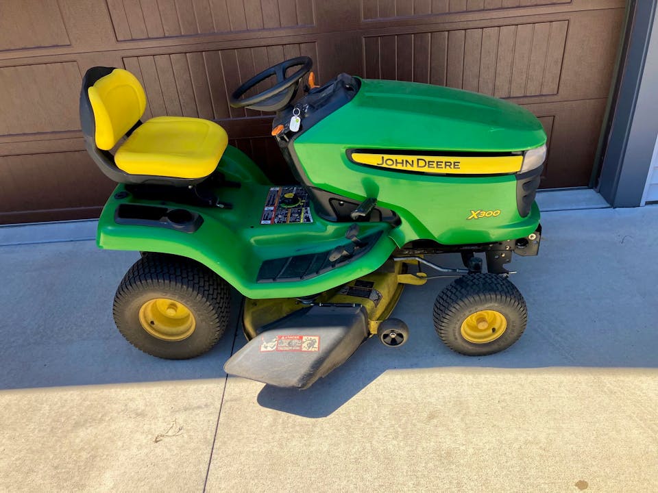 John Deere X300