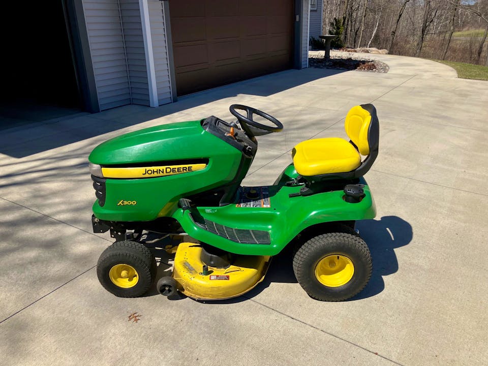 John Deere X300