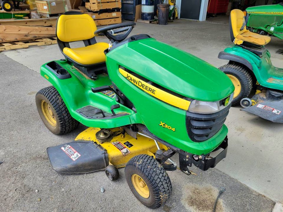 John Deere X304