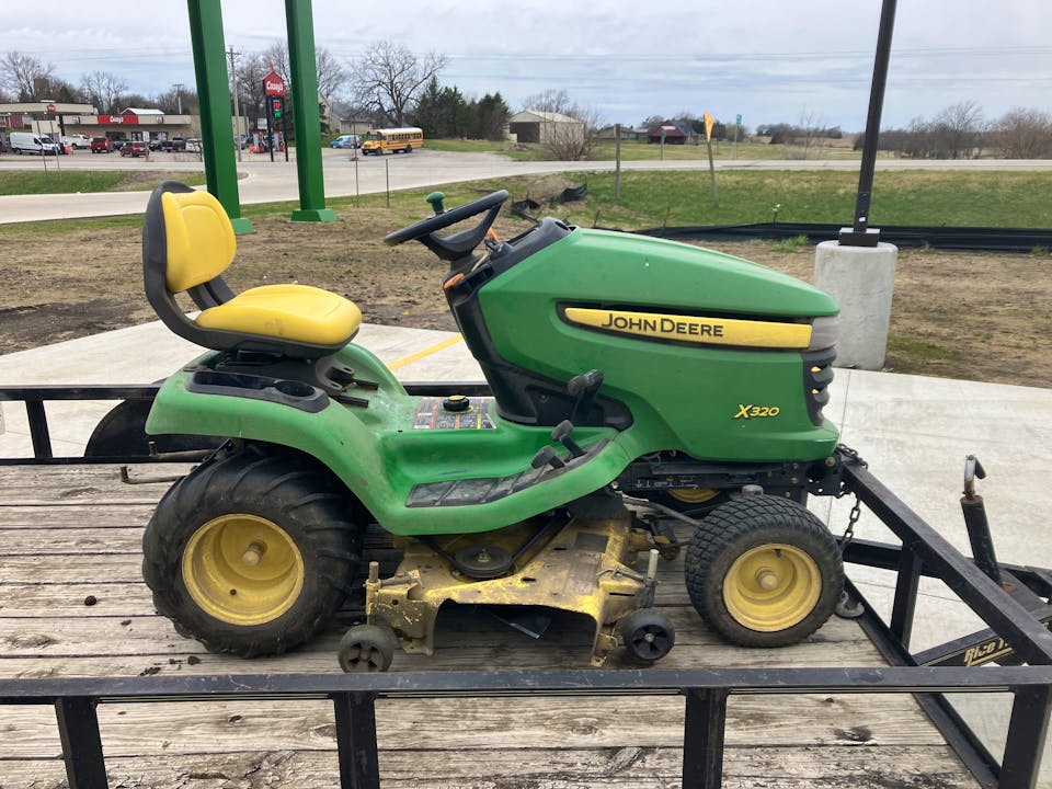 John Deere X320