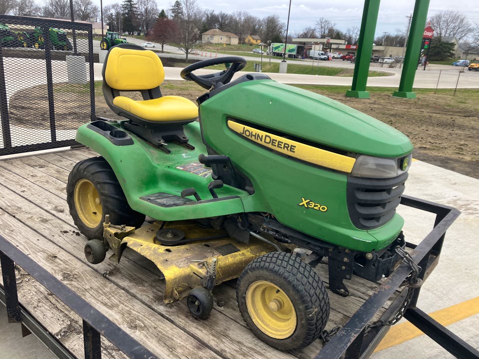 John Deere X320