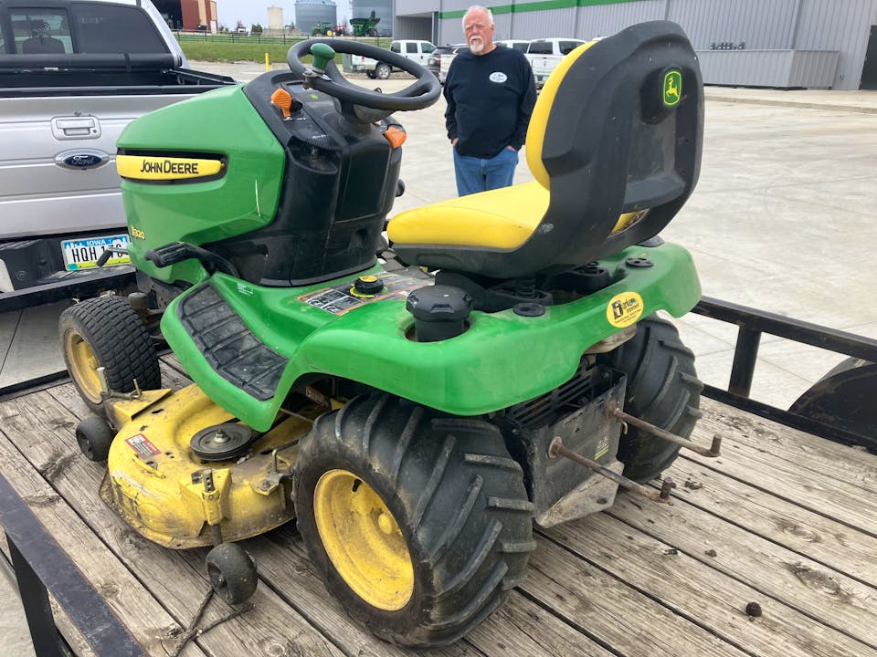 John Deere X320
