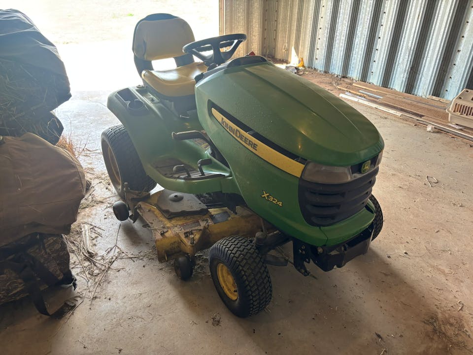 John Deere X324
