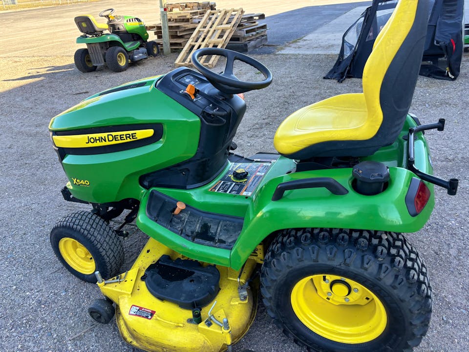 John Deere X540