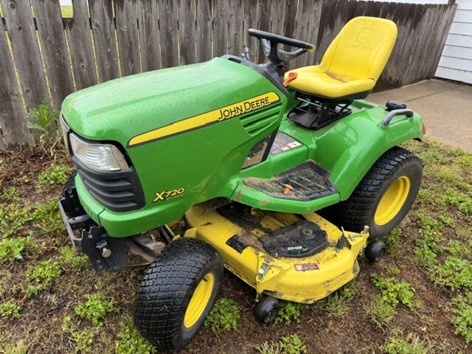 John Deere X720