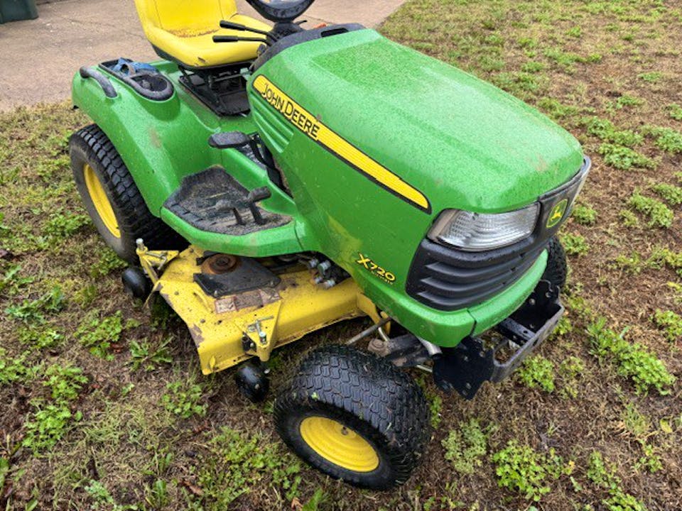 John Deere X720