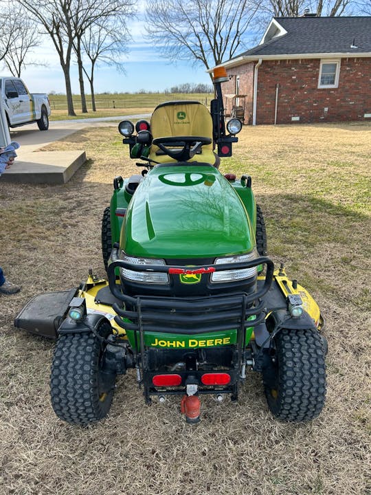 John Deere X749