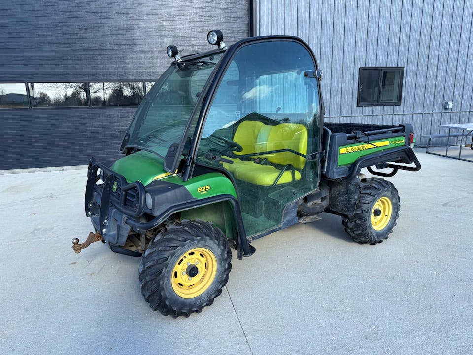 John Deere XUV825I GREEN