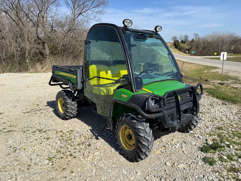 John Deere XUV825I GREEN