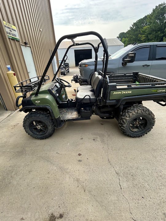 John Deere XUV825I OLIVE