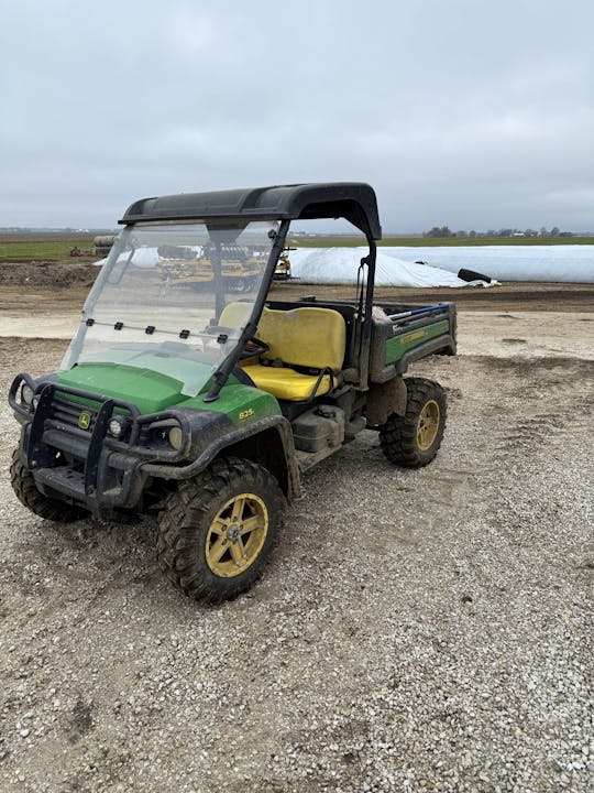 John Deere XUV825I