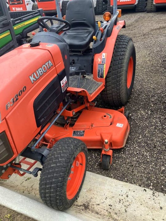 Kubota B3200