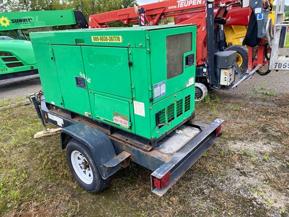 Multiquip Whisperwatt DCA25SSIU3