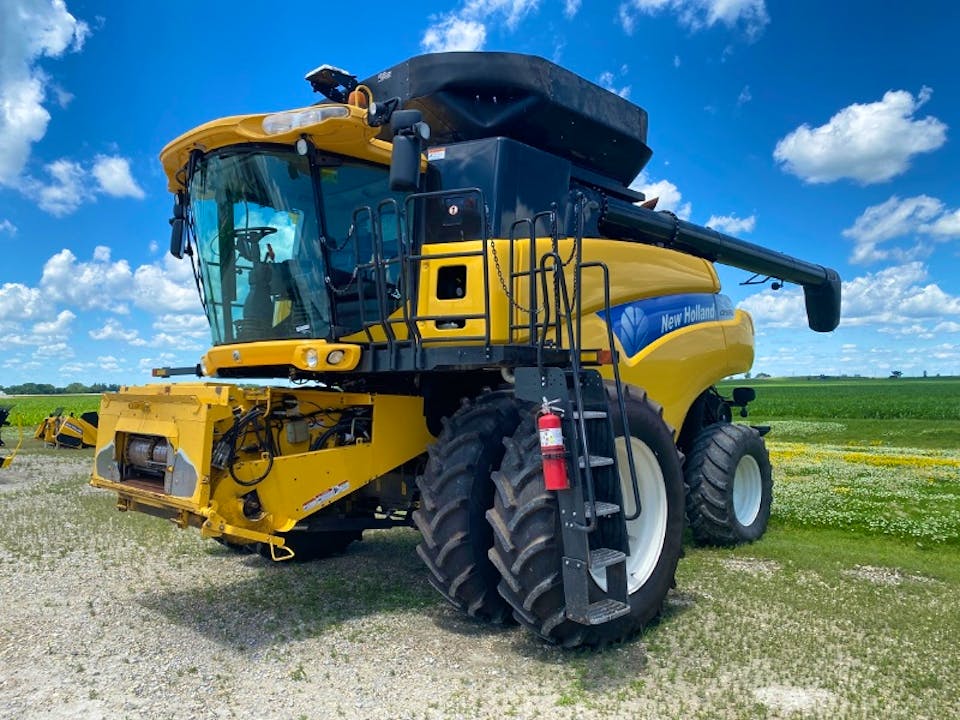 New Holland CR9060