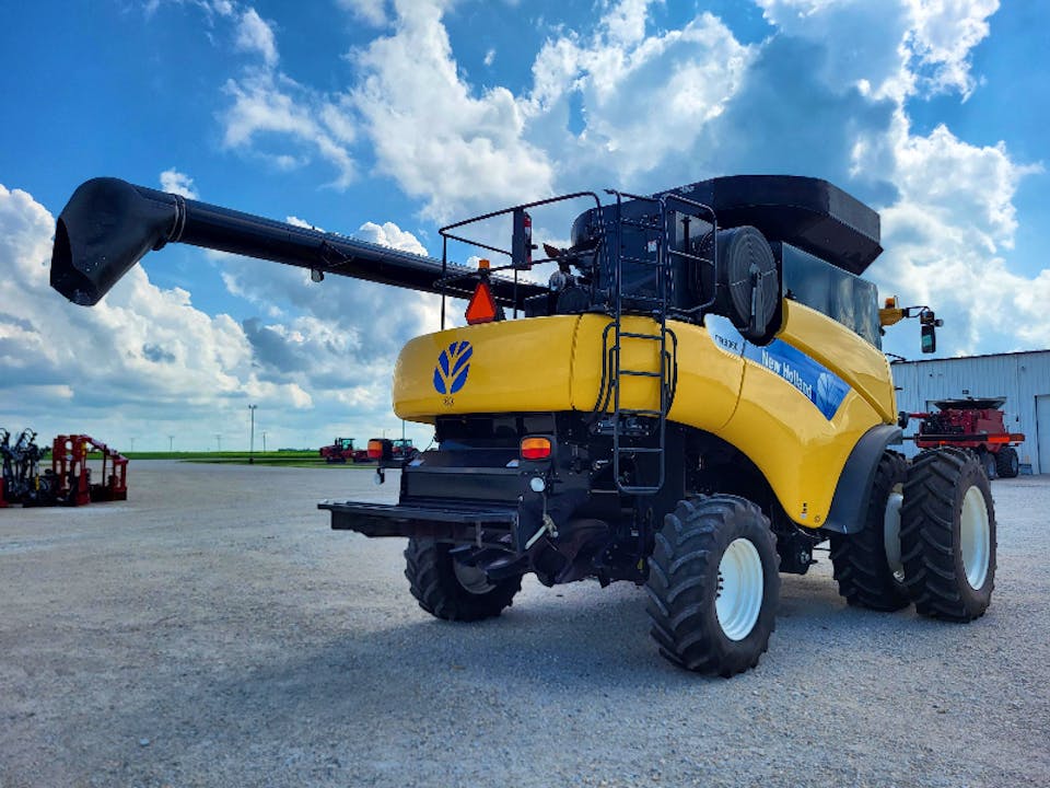 New Holland CR9060