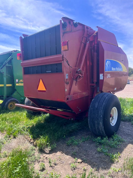 New Holland BR7090