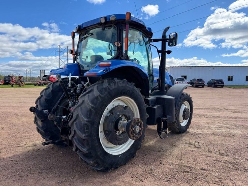 New Holland T7.235