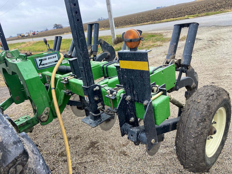 Unverferth ZONE BUILDER 5 SHANK